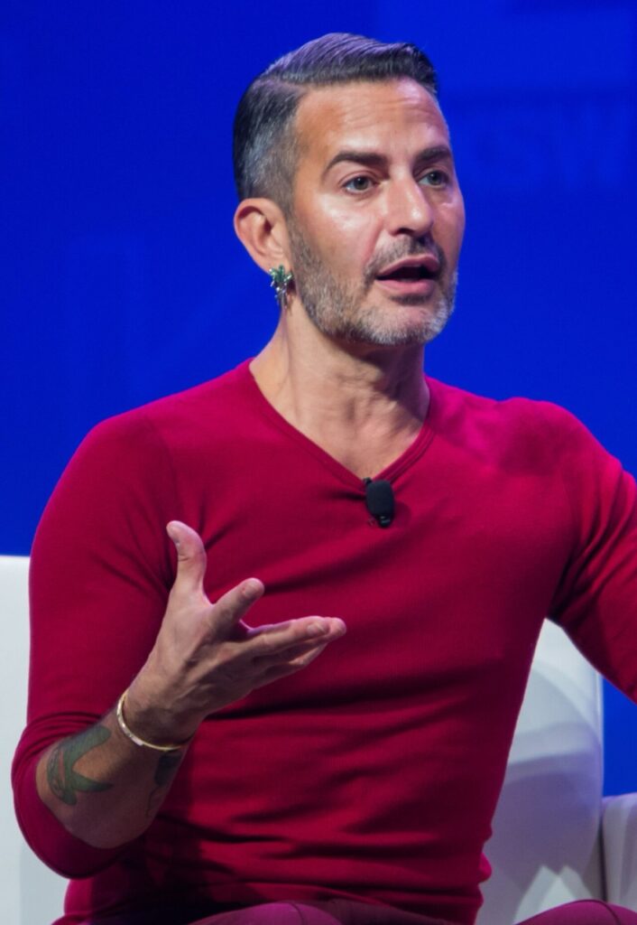 Marc Jacobs tradito da Grindr e orge gay